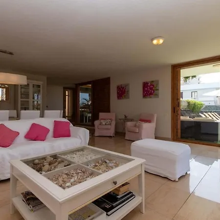 Las Americas Villa