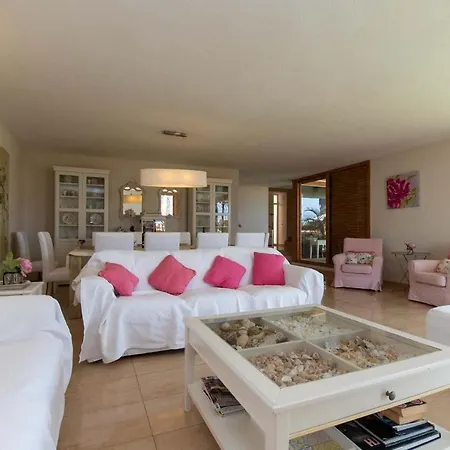 Las Americas Villa *